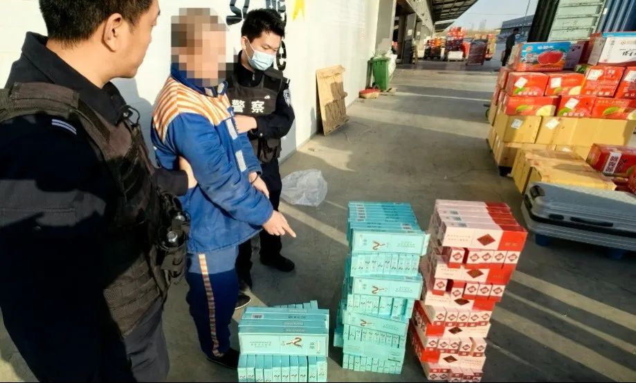 阿克蘇市公安查獲一批假冒偽劣香煙，價值16余萬元……